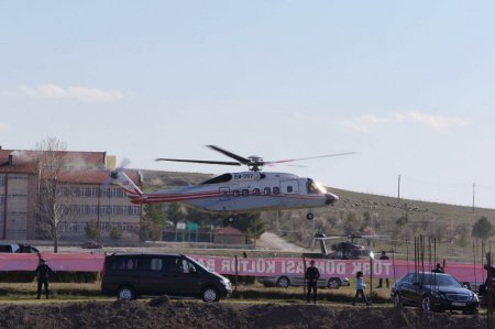 Erdoğan'ın helikopteri havada skorsy ve kobra helikopterleri ile korundu