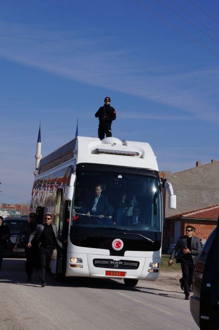 Erdoğan'ın helikopteri havada skorsy ve kobra helikopterleri ile korundu