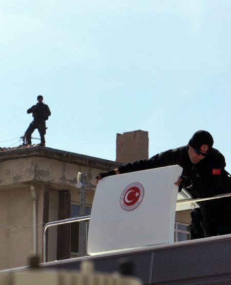 Erdoğan'ın helikopteri havada skorsy ve kobra helikopterleri ile korundu