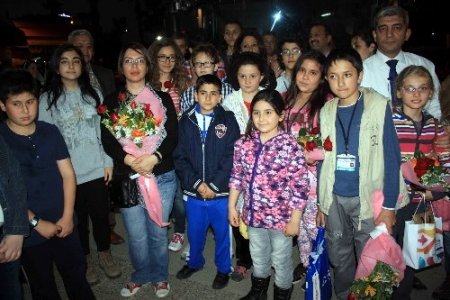 Erdoğan'ın koltuğunda ağladı, 'Hoş Geldin Başbakan' sloganlarıyla karşılandı