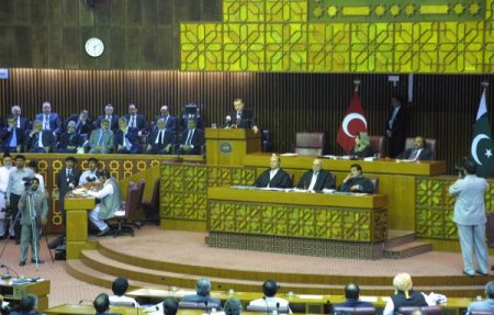 Erdoğan’ın Konuşma Yaptığı Pakistan Parlamentosundan Renkli Görüntüler