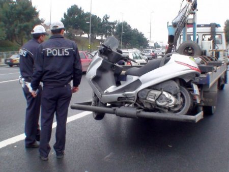 Erdoğan'ın Korumaları Kaza Yaptı: 1 Yaralı