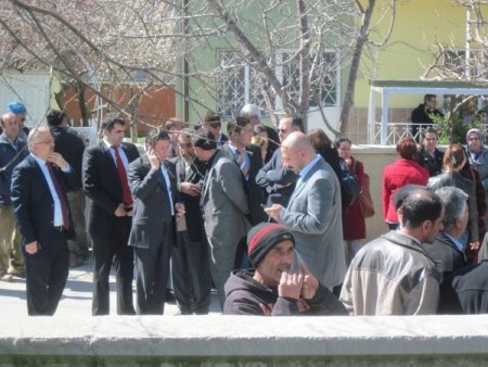 Ereğli Belediyesi'nde Gözaltına Alınan Zanlıların Sorgusu Sürüyor (2)