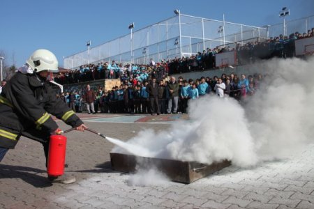 Ereğli itfaiyesi Yıldırımlı Koleji'nde yangın tatbikatı yaptı