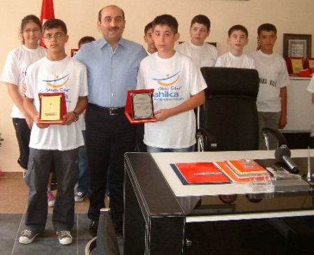 Ereğli Şahika Koleji, Sbs Şampiyonu Öğrencilerini Ödüllendirdi