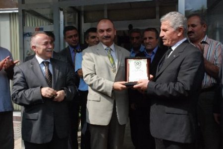 Ereğli Tso' Bağışladığı 2 Aracı Emniyet'e Teslim Etti