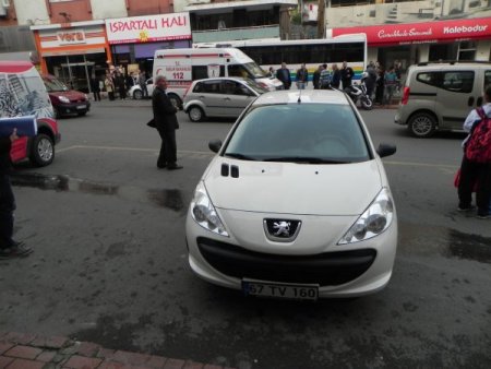 Ereğli'de bayan sürücü, yaşlı adama çarptı