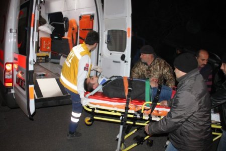 Ereğli'de iki araç kafa kafaya çarpıştı: 4 yaralı