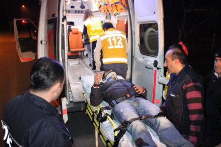 Ereğli'de iki araç kafa kafaya çarpıştı: 4 yaralı