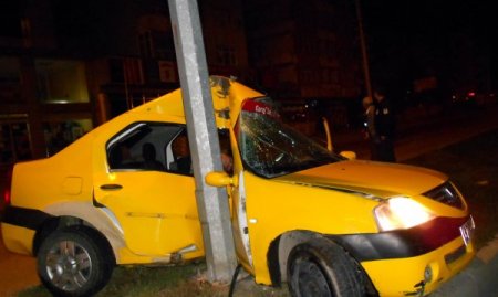 Ereğli’de kaza yapan taksi sürücüsü hayatını kaybetti