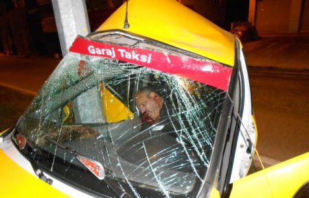 Ereğli’de kaza yapan taksi sürücüsü hayatını kaybetti