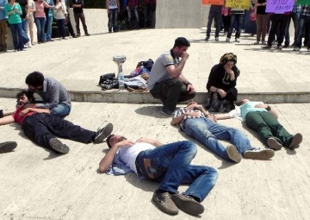Ereğli'de öğrenciler Reyhanlı katliamını kınadı