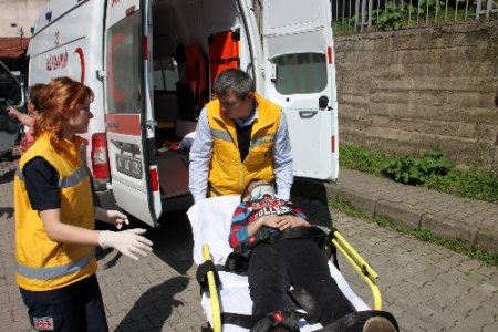 Ereğli’de otomobil bisiklet kullanan çocuğa çarptı: 1 yaralı