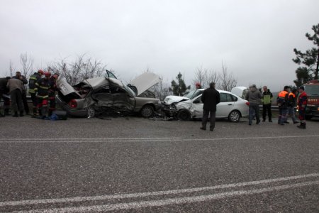 Ereğli’de otomobiller çarpıştı: 1 ölü, 1 yaralı