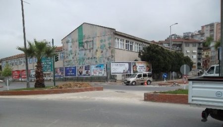 Ereğli'de refüj düzenleme çalışmaları sürüyor