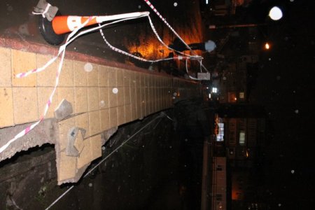 Ereğli'de sağanak yağış sonrasında kaldırım çöktü