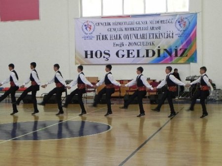Ereğli’de Türk Halk Oyunları Yarışmaları