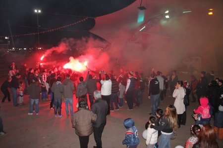 Ereğlili BJK'lı taraftarları takımlarını kuruluş yıldönümünü kutladı