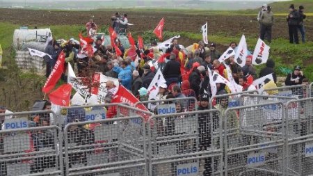 Ergenekon davası: Eylemciler Silivri'ye gelmeye başladı