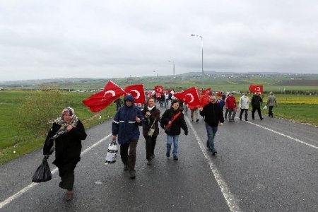 Ergenekon davası: Eylemciler Silivri'ye gelmeye başladı