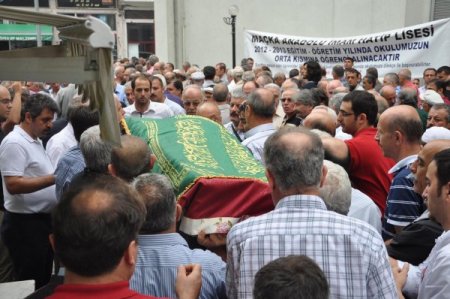 Ergenekon Davası Tutuklusu Ağabeyinin Cenaze Törenine Katıldı