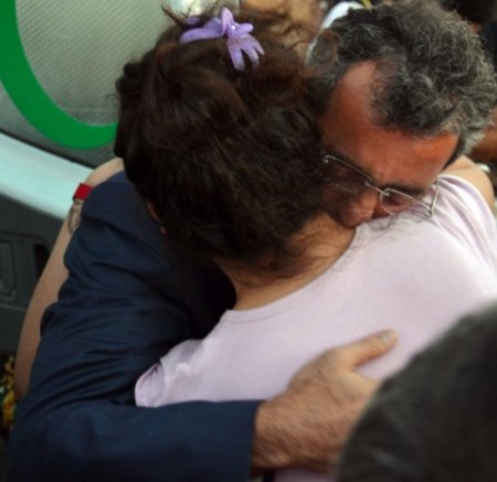 Ergenekon sanığı Yarbay Dönmez, oğlunun cenazesine katıldı (2)