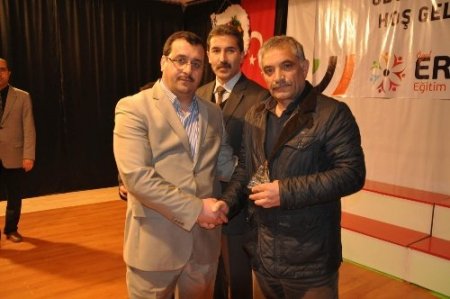 Ergin Koleji, Sayısal Bilimler Olimpiyatı'nda dereceye girenleri ödüllendirdi