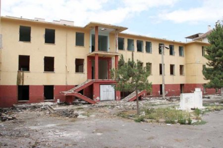 Erkek Çocuk Yetiştirme Yurdu Binası Yıkılıyor