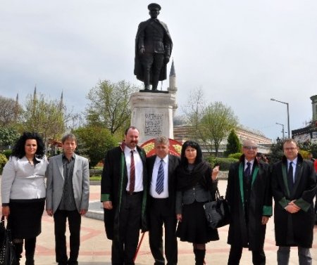 'Erkleri tek elde toplama gayretleri, milli egemenlik adına kaygı verici'