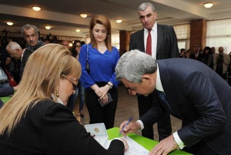 Ermeni Lider Sarkisyan, Parlamento Seçimlerinde Oyunu Kullandı