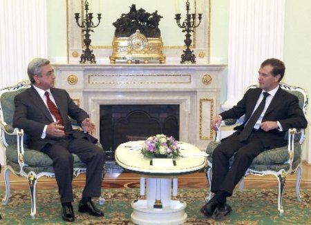 Ermeni Lider Sarkisyan'dan Rusya'ya Sürpriz Ziyaret