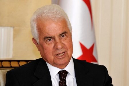 Eroğlu, Azerbaycanlı öğrencileri kabul etti