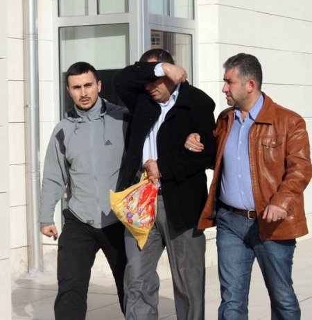 Eroini iç çamaşırına saklamış