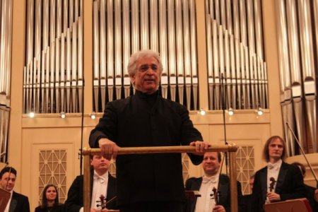 Erol Erdinç yönetimindeki orkestra Rusları büyüledi