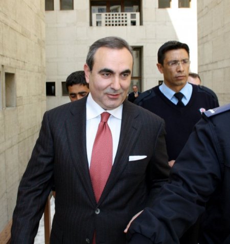 Erol Evcil Adliyeden Ayrılırken Bindiği Minibüsün Kapısı Koptu