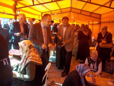 Ersinli kadınlar hünerlerini öğrenciler için sergiledi