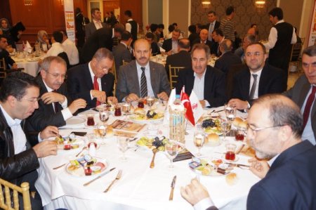 Ertuğrul Günay: Çamlıca’ya Ak Mescit yapalım