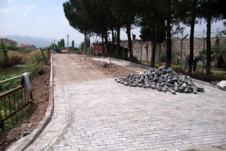 Ertuğrul: Sındırgı'da Parke Taşı Döşenmeyen Yer Kalmayacak.