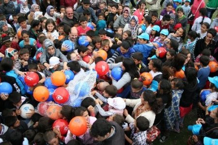 Erzincan İl Emniyet Müdürlüğü'nün uçurtma şenliğinde izdiham yaşandı