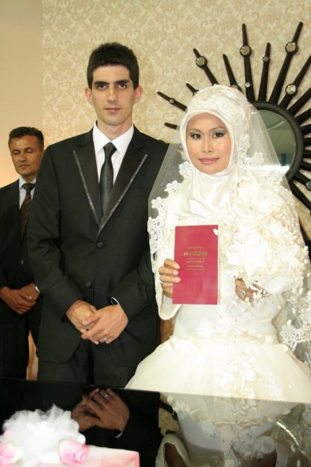 Erzincan'a, Taylandlı gelin geldi