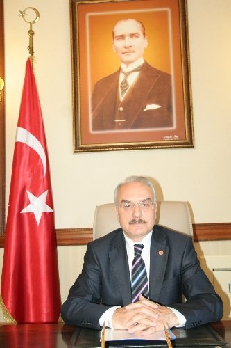 Erzincan’a Türkiye’nin en genç valisi atandı