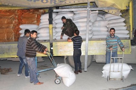 Erzincan’da 10 ton kaçak badem içi ele geçirildi