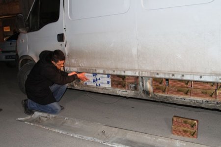Erzincan’da 10 ton kaçak badem içi ele geçirildi