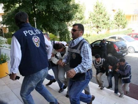 Erzincan'da Cinayet Zanlıları Adliyeye Çıkarıldı