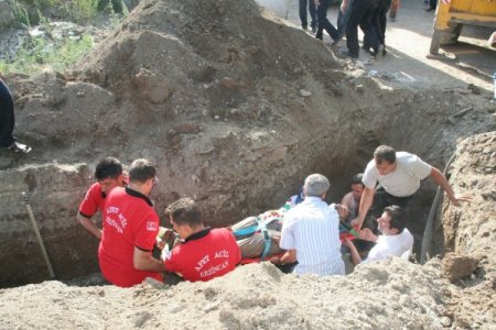 Erzincan'da Kanalizasyon Çalışmasında Göçük: 1 İşçi Yaralandı