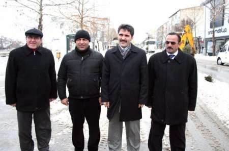 Erzincan'da karla mücadele çalışmaları aralıksız sürüyor