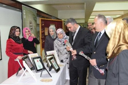 Erzincan'da 'Kutlu Doğum' anısına ebru sergisi açıldı