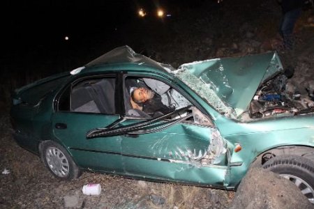 Erzincan'da Trafik Kazası: 1 Ölü, 5 Yaralı
