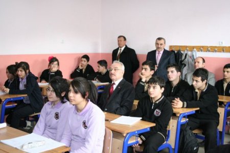 Erzincanlı öğrenciler, tablet bilgisayara kavuştu