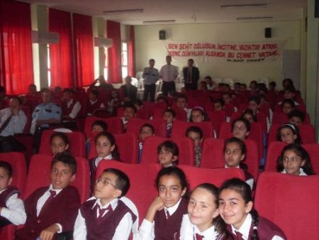 Erzin'de Öğrencilere Trafik Ve İlk Yardım Semineri Verildi